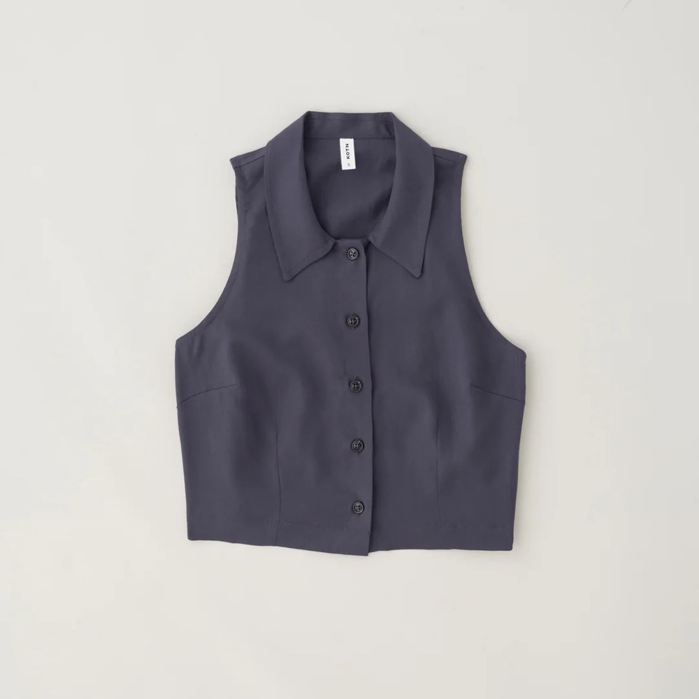 Kotn Women's Crop Flow Shirt in Iron - size large